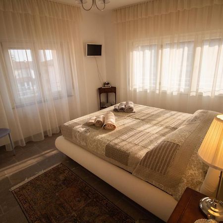 Отель Bed Adelaide Чивидале-дель-Фриули Экстерьер фото